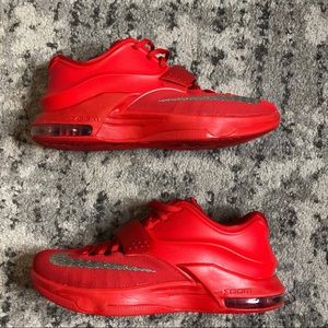 🔺 sold 🔺 KD 7 ‘Global Game’